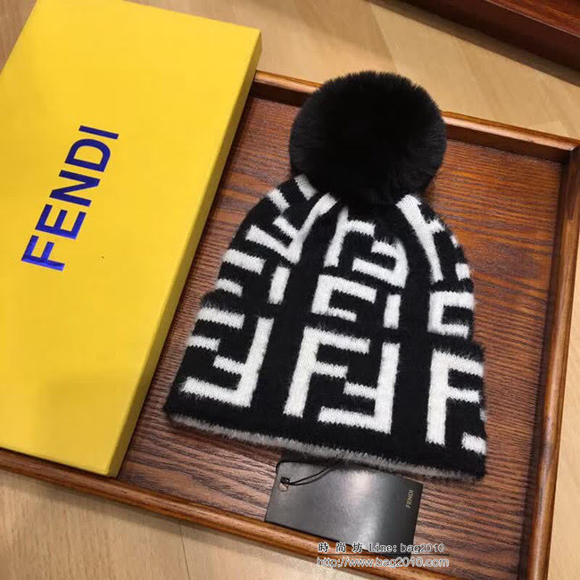 FENDI芬迪 爆款 水貂絨配大毛球 原單帽子 LLWJ8021